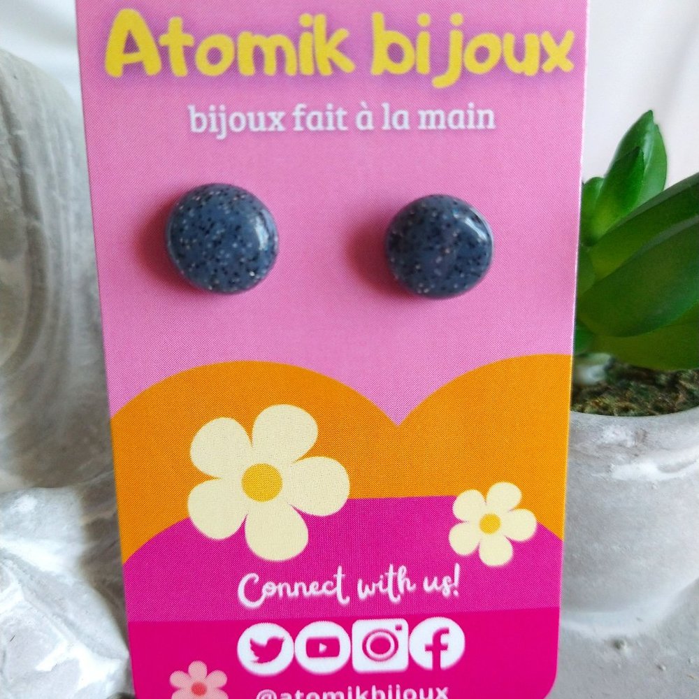 Boucles d’oreilles en argile polymère faites à la main. Handmade polymer clay